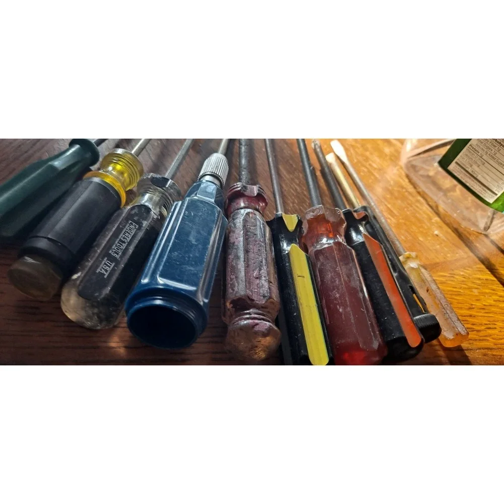 12‎ Vintage Screwdrivers